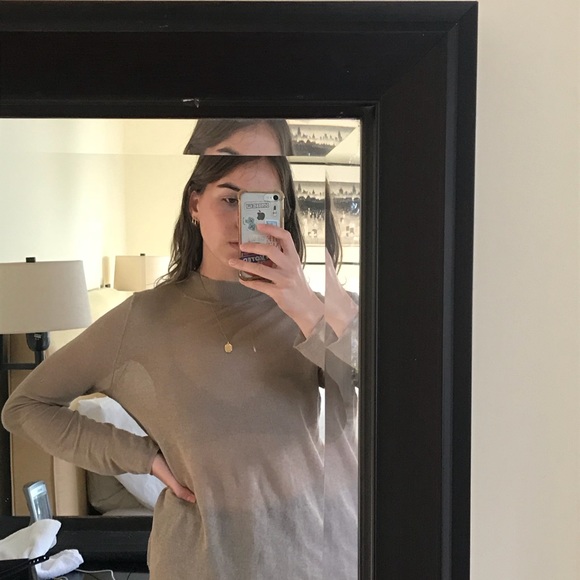 SOLD Pari Desai lightweight mockneck - Picture 4 of 5